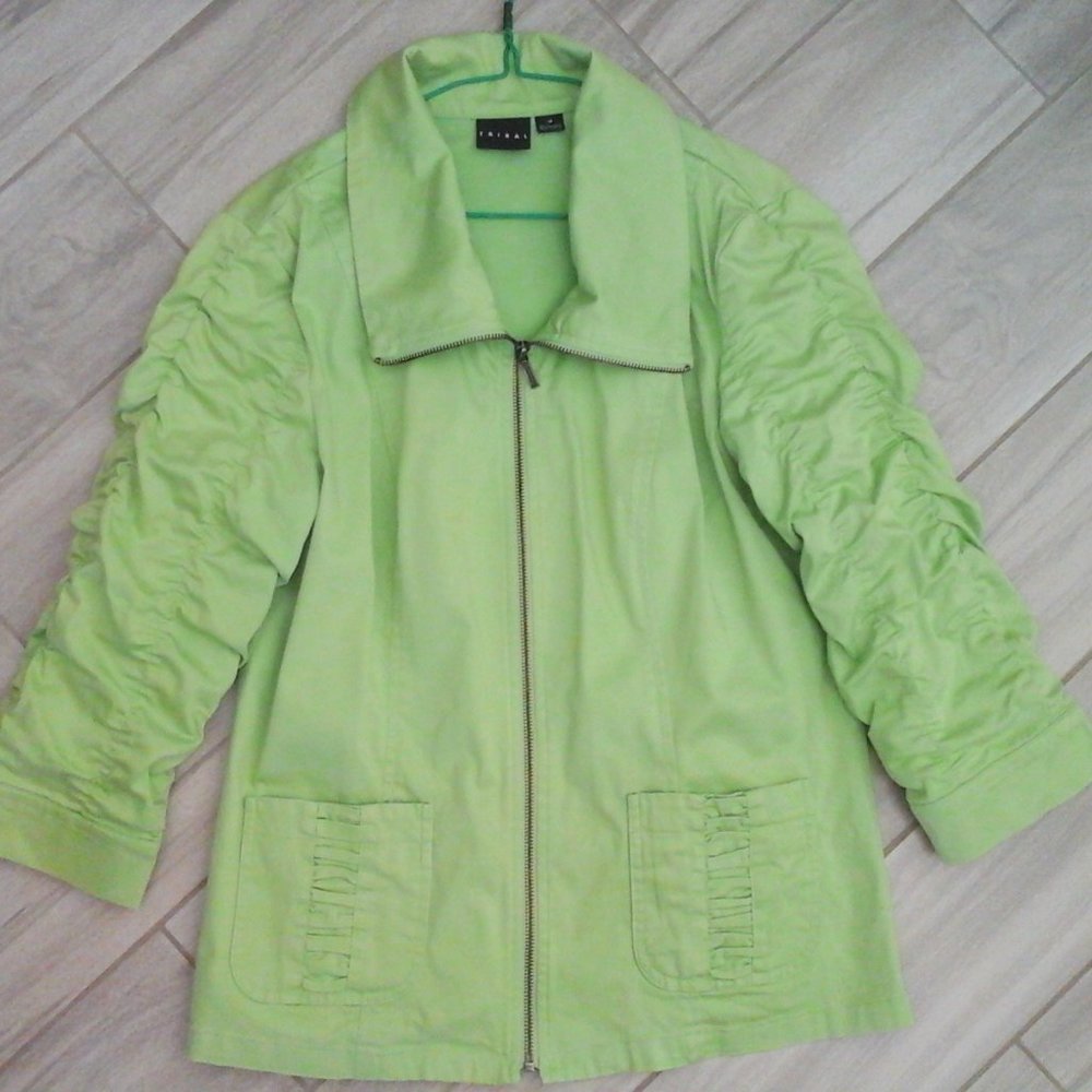 Tribal Lime Green 3/4 Sleeve Zip Front Jacket.    Size 10